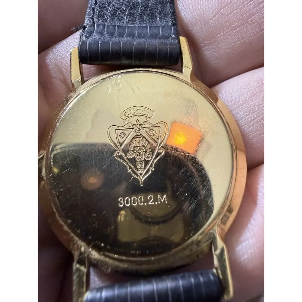 GUCCI Authentic 3000.2.M Quartz Men's Watch Gold Dial Vintage 33mm Swiss Repair
